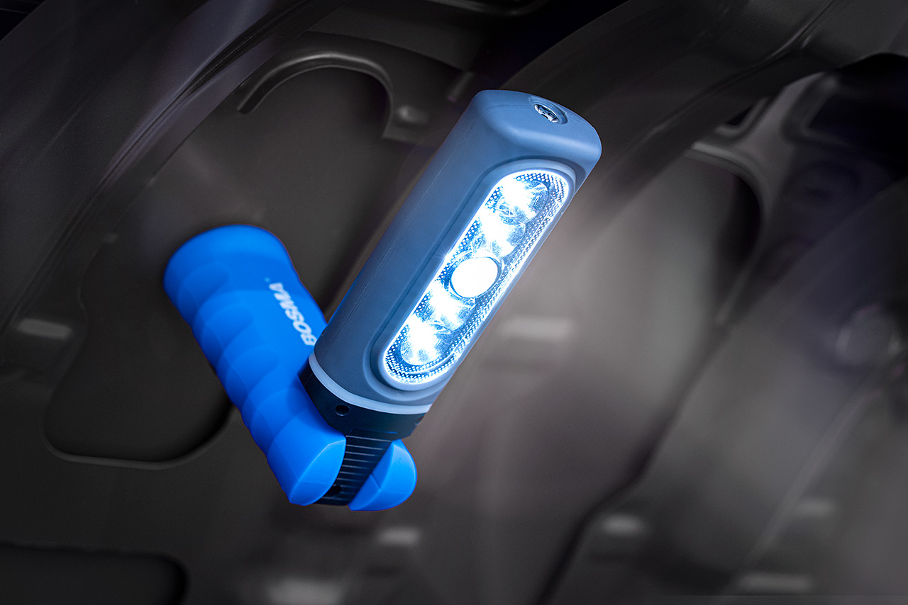 Lampa robocza warsztatowa BOSMA LED 800 Lm pod maską samochodu